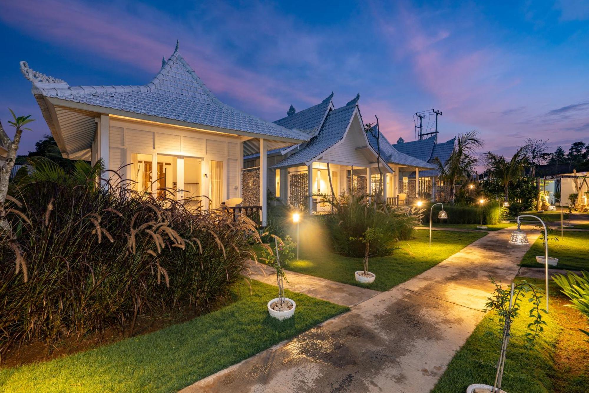 Paus Putih Hotel Lembongan Exterior foto